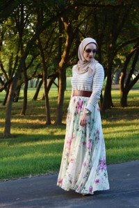 A Day In The Lalz; Sweater and Maxi Skirt; Fall Fashion; Chicwish Floral and Frill Maxi Skirt; Anthropologie Crop Sweater; Booties; Fall Style; Modest Fashion; Fashion Blog