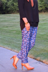 A Day In The Lalz; J. Crew Vintage Scarf Print Pant; Fall Fashion; Hijab Style; Fashion Blogger; Karen Walker Super Dupe; Kate Spade Beau Bag; 