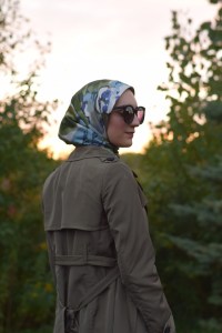 A Day In The Lalz; Fashion Blog; Fall Trends; Fashion Style; Fashion Trends; Fall Fashion; Olive Trench Coat; Boyfriend Jeans; Karen Walker Super Duper; Sweater; Kendra Scott Necklace