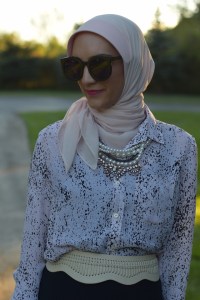 A Day In The Lalz; Fashion Blog; Statement Necklace; BaubleBar; Jewelry; Style Inspiration The fashion blog for women in need of modest style inspiration.