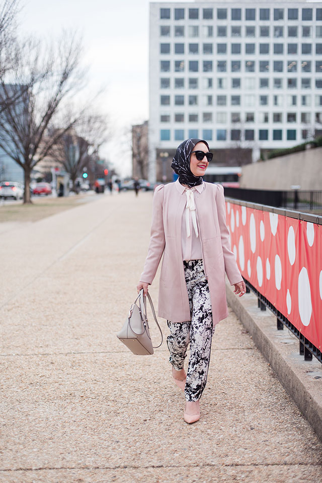 YAYOI KUSAMA INFINITY MIRRORS-HIRSHHORN MUSEUM-Fashion Blog-DC Fashion-Museum Outfit-Banana Republic-Haute Hijab Scarf-Pink Coat-Modest Fashion-Hijabi