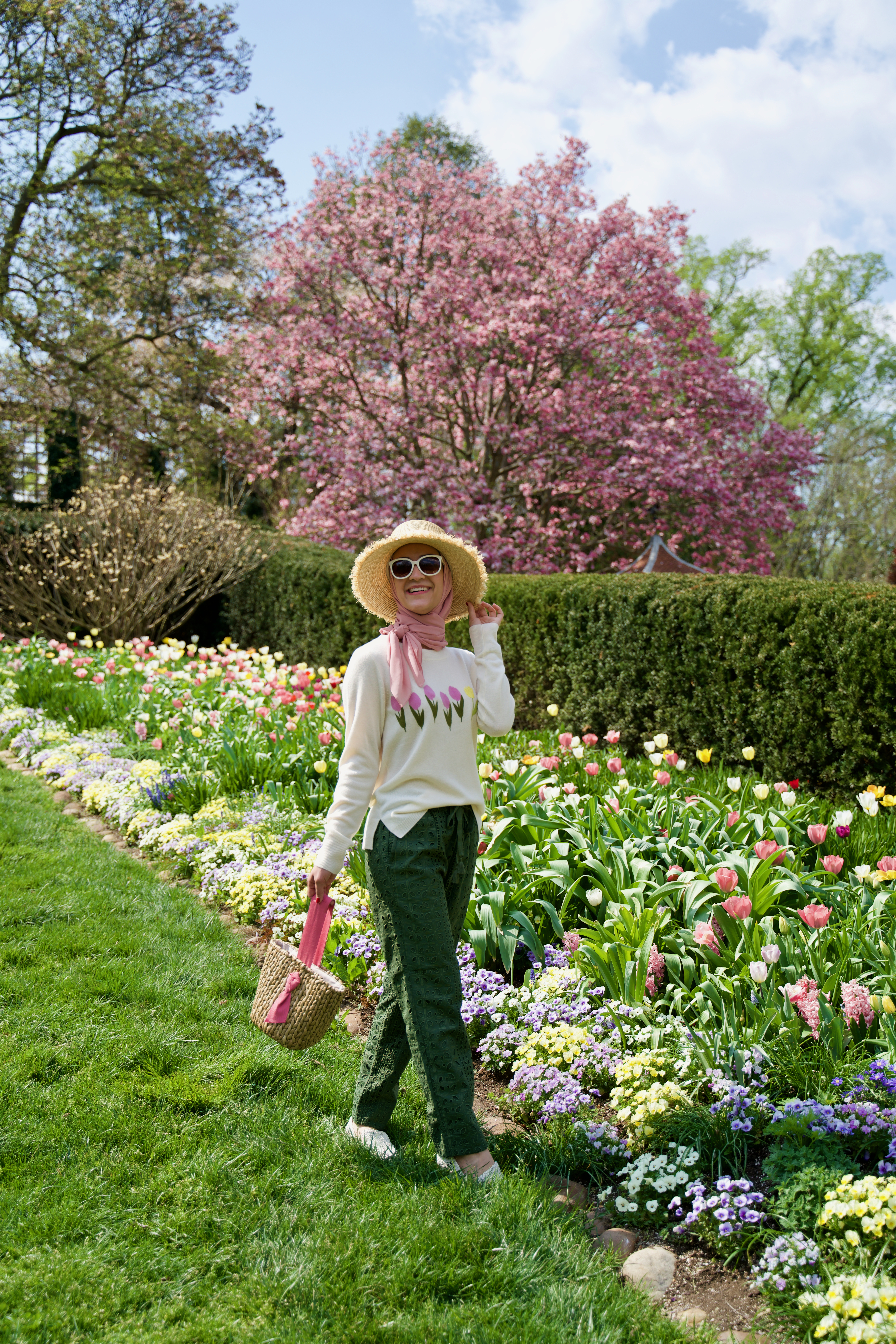 J.Crew-eyelet pant-tulip sweater-georgetown-hijab fashion-spring-style-Pamela Munson Basket Bag