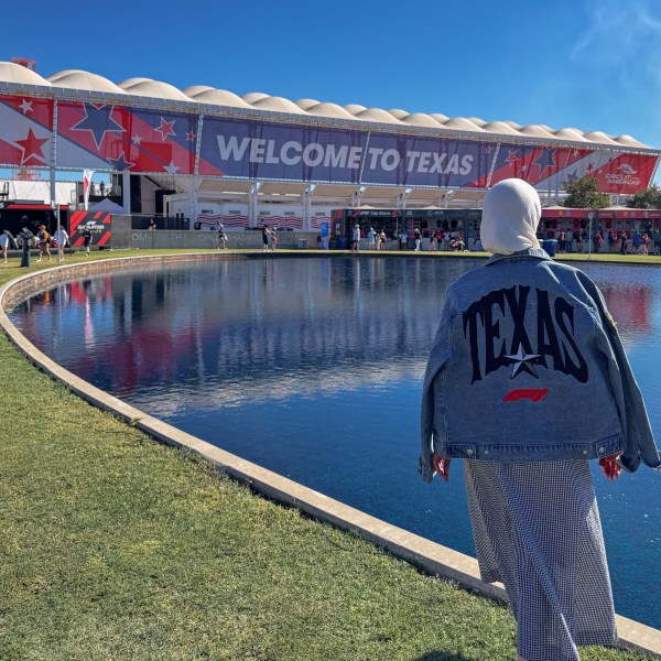 Formula 1-Austin-Grand Prix-COTA-F1-Ferrari-Texas-Hijabi-Fashion